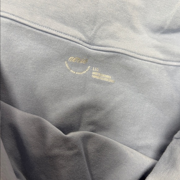 Aerie top L // 112910 - Picture 2 of 2